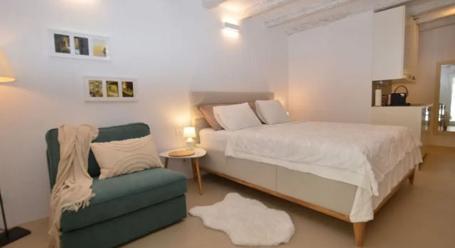 Chic and Stylish Old Town Rovinj Apartment, Забронировать Апартаменты/квартира Апартаменты Ровинь, рядом с Church of Saint Benedict Rovinj, Апартаменты/квартира