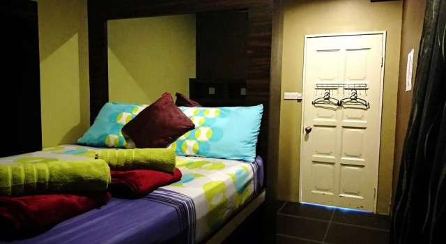 Sakot Hostel, Забронировать Хостел Хостелы Кота-Кинабалу, рядом с KK Esplanade, Хостел