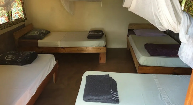 Кровать в общем номере Deans Hillview Backpackers - Hostel