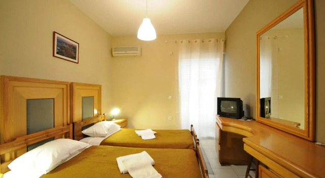 Manias Apartments