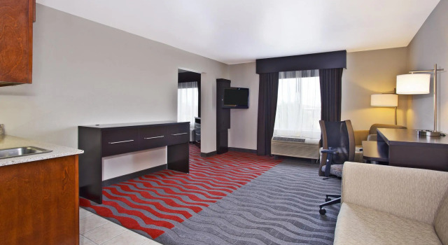 Четырёхместный номер Standard Holiday Inn Express Hotel & Suites Columbus-Groveport by IHG