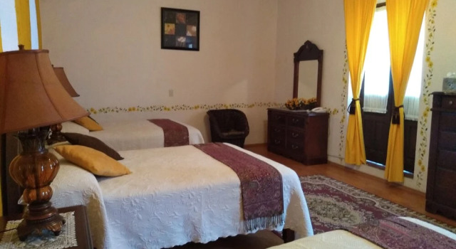 Трёхместный номер Standard Hotel Spa Hacienda Real la Nogalera