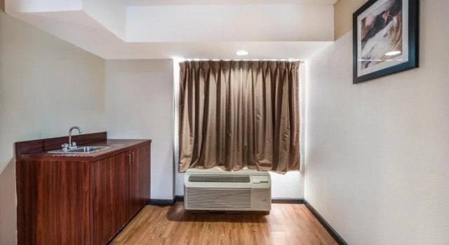 Люкс Quality Inn & Suites Augusta Fort Gordon Area