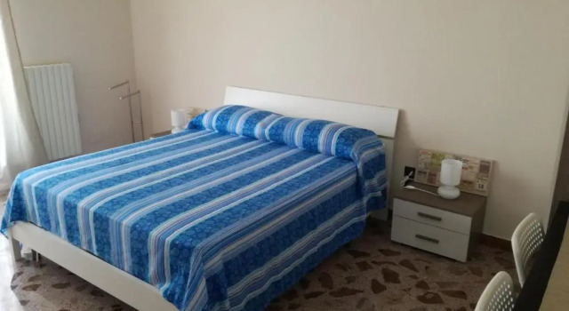 B&B Amina, Book Bed and Breakfast Hoteller i Salerno med parkering, Parkering