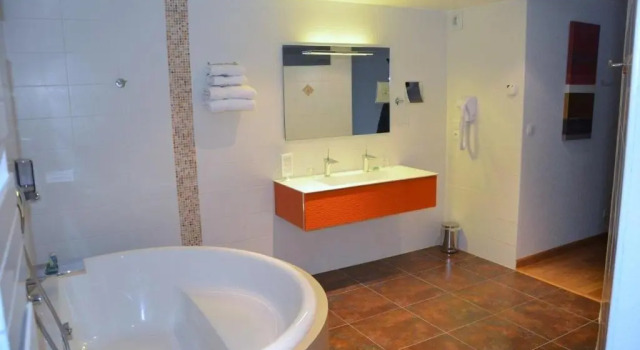 Люкс Hotel Restaurant Lesage