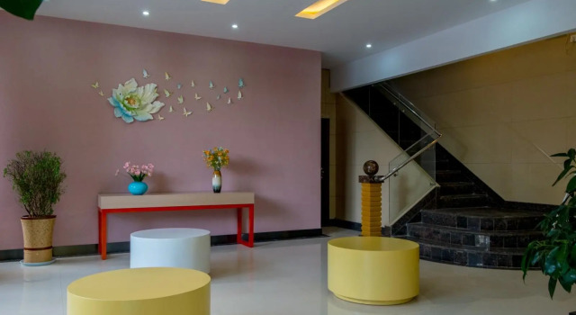 Chonpines Hotels·Lijiang Ancient City, Prenota Hotel Hotel a Lijiang con parcheggio, Parcheggio