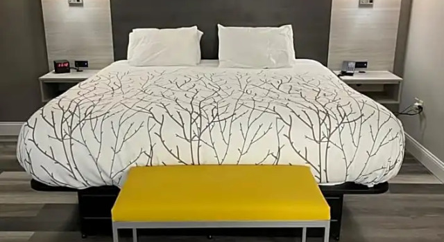 Номер Deluxe HomeTown Inn & Suites
