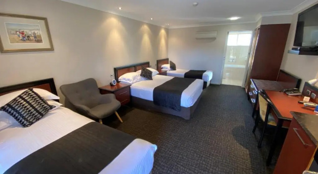 Семейный номер Deluxe Best Western Plus All Settlers Motor Inn