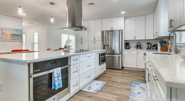 Коттедж Cocoa Beach Home w/ Private Pool ~ 1/2 Mi to Beach