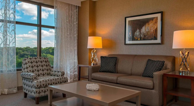 Клубный люкс c 1 комнатой Sheraton Austin Georgetown Hotel & Conference Center