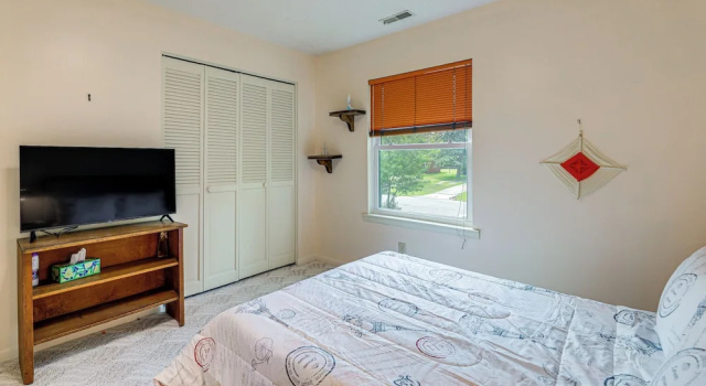 Morehead City Home ~ Walk to Beach Park!, Забронировать Дом для отпуска Отели Морхед-Сити с парковкой, Парковка