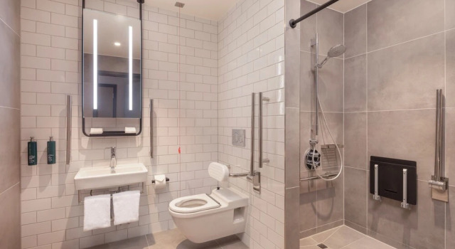 Двухместный номер для гостей с ограниченными возможностями Executive Hilton Woking