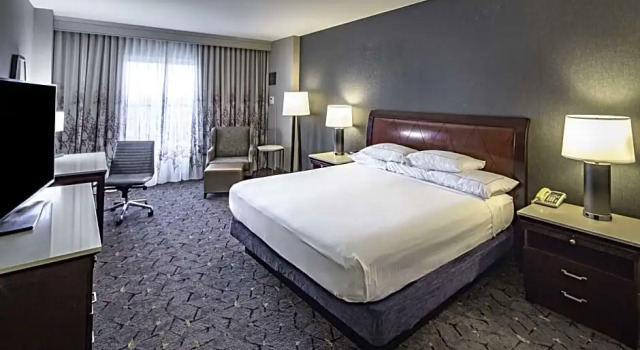 Doppel Studio DoubleTree by Hilton Modesto