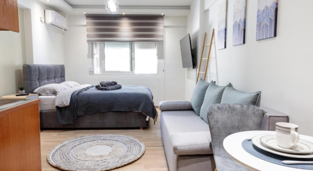 Студия Deluxe Blaze Studios & Apartments