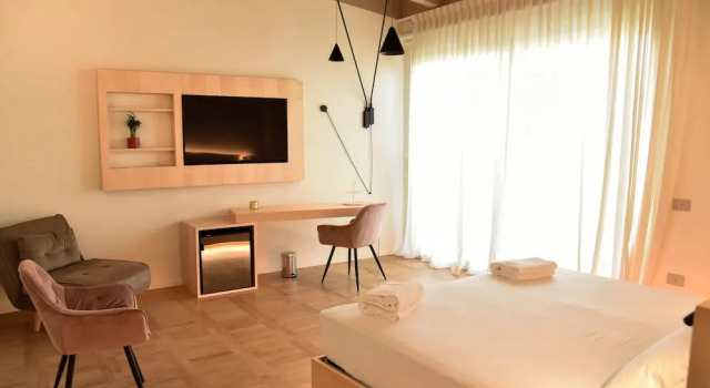 Люкс Deluxe Uefio - Luxury Suites