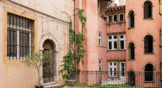 Dify Tour Rose - Vieux Lyon, Забронировать Апартаменты/квартира Отели Лиона с парковкой, рядом с Перраш, Парковка