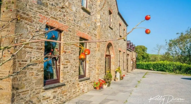 Llety Cynin, Varaa Hotelli Saint Clears Carmarthenshire