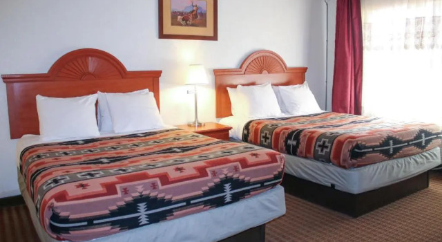Четырёхместный номер Standard The Classic Desert Aire Hotel