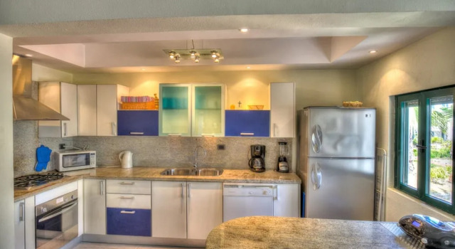 Апартаменты Dapper Beachfront 2 Bedroom Apartment - D201
