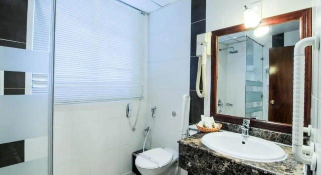Полулюкс Ramee California Hotel