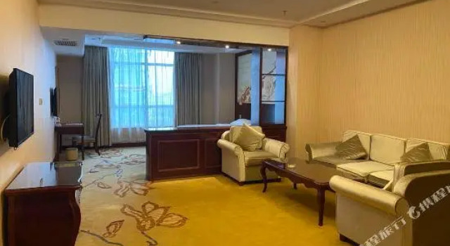Люкс Deluxe Vienna International Hotel (Dongguan Shijie)