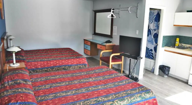 Четырёхместный номер Standard 5000 Motel