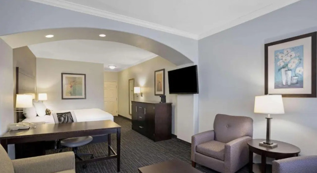 Двухместный номер Deluxe Garner Hotel Houston - Westchase by IHG