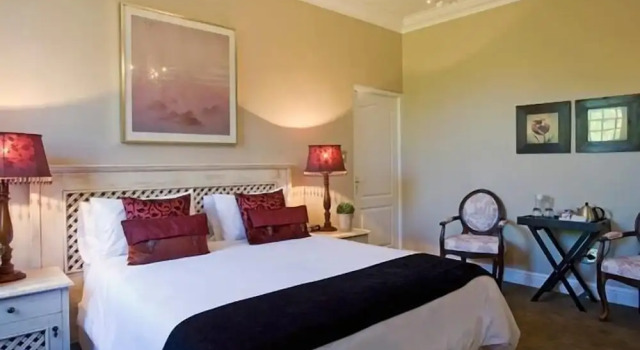 Capeblue Manor House, Забронировать Отель Отели Lakeside с бассейном, Бассейн