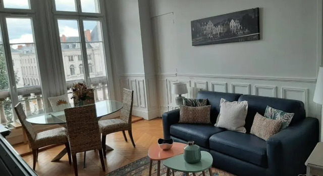 Appartement avec belle vue sur la place du Martroi