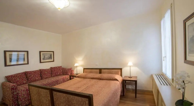 Romantic Suite San Marco, Забронировать Отель Сан-Марко Венеция, рядом с Театр Россини