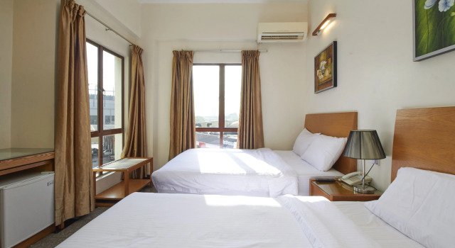 Трёхместный семейный номер Standard Kepong Hotel