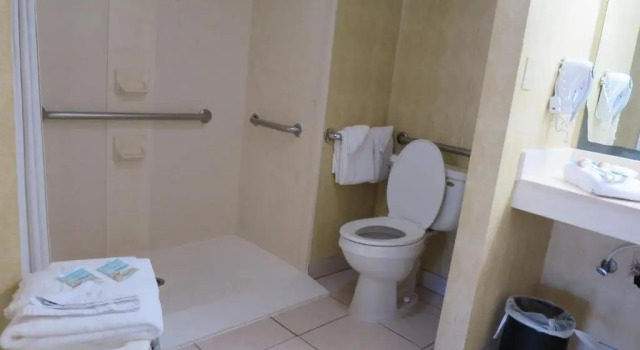 Номер Standard Red Roof Inn Panama City Beach