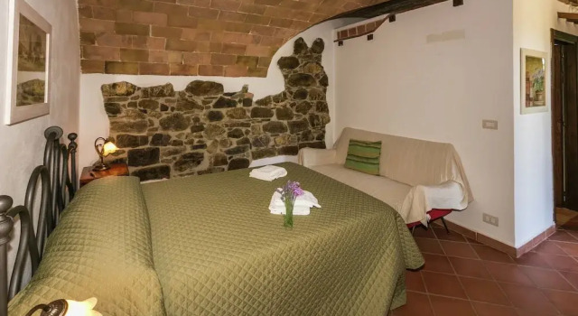 Apartment in a Rustic House in the Tuscan Hills Near the Sea