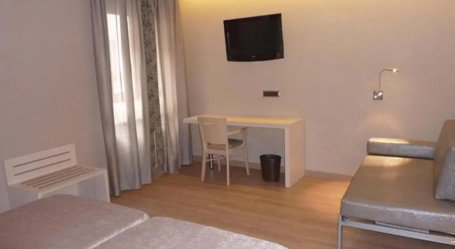 Трёхместный номер Standard Barcelona House