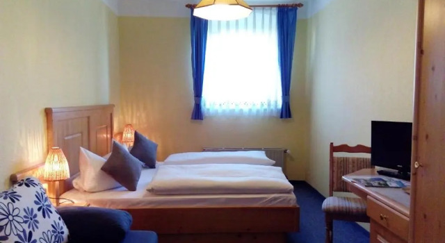Hotel Pension Lindenhof, Забронировать Отель Отели Прин-ам-Кимзе с парковкой, Парковка