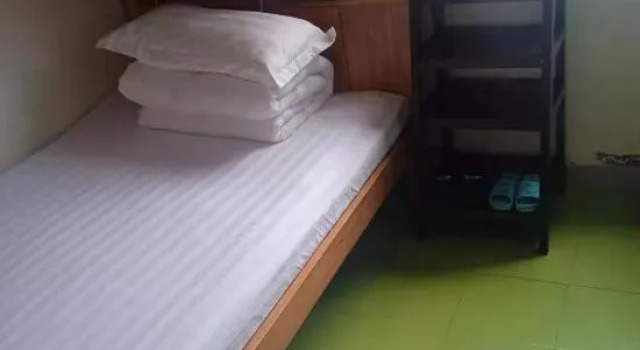 Кровать в общем номере (мужской номер) Yuanyang K2 International Youth Hostel