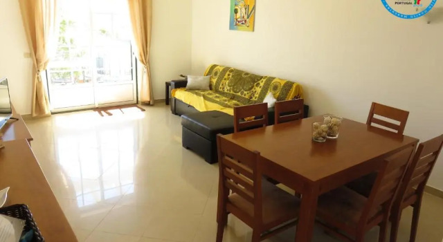 Apartamento T1 com vista mar perto da Praia N.ª Sra. da Rocha