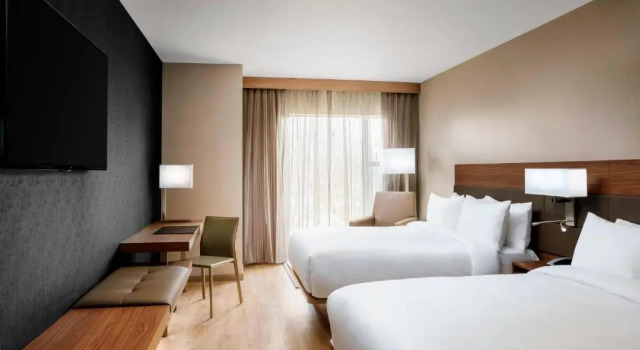 Четырёхместный номер Standard AC Hotel by Marriott Chapel Hill Downtown