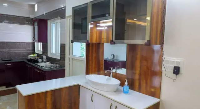 Апартаменты Deluxe SBHS Homestay - Sheshadri - Near Padmavathi University Bangalore Highway