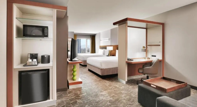 Двухместный люкс SpringHill Suites by Marriott Las Vegas Convention Center