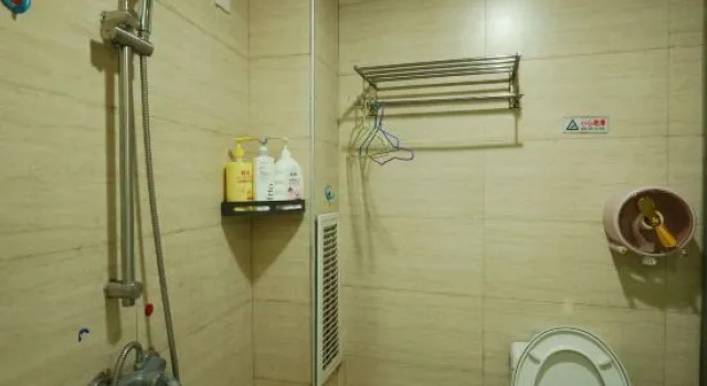 Кровать в общем номере (мужской номер) Border Town International Youth Hostel Fenghuang Ancient City Bar Street Branch