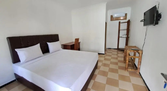 Surfers Beachfront Lombok, Book Hotel Hotels in Lombok with Parking, Parking