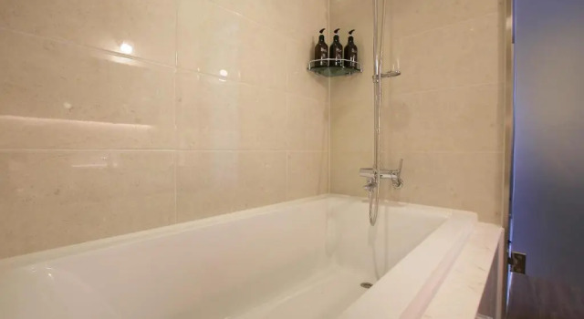 Люкс с видом на озеро Hotel Gallery