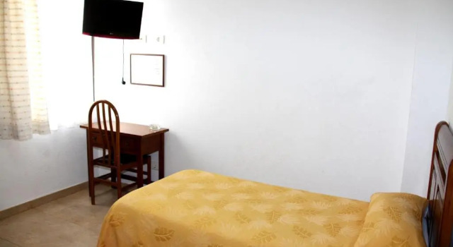 Трёхместный номер Standard Hostal Restaurante La Masía