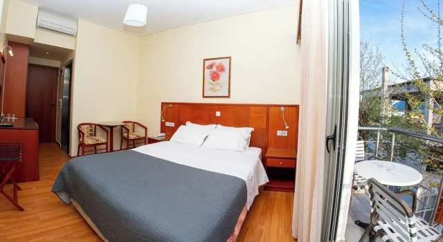 Двухместный номер Standard с балконом и с видом на горы Hotel Ena