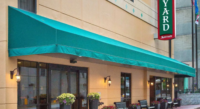 Courtyard by Marriott Wilmington Downtown, Забронировать Отель Отели и гостиницы Уилмингтон, рядом с Howard High School of Technology, Отель