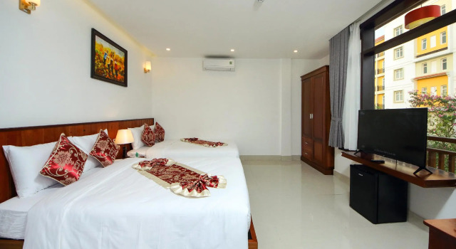 Threeway Riverside Villa
