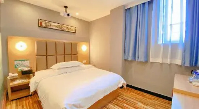 Huafu Hotel, Rezerwuj Hotel Hotele w Shenzhen z parkingiem, Parking