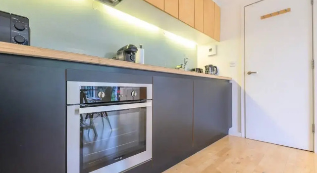 Leeds - Sleeps 4 - Free Parking, Varaa Villa Mökit kohteessa Merseyside, Mökki