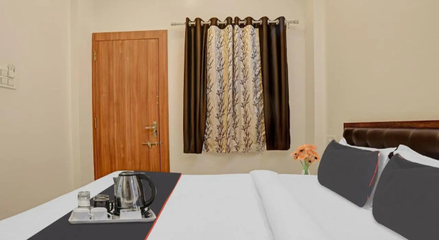 Collection O 90040 Hotel Riddhi Siddhi, Забронировать Отель Индаур штат Мадхья-Прадеш